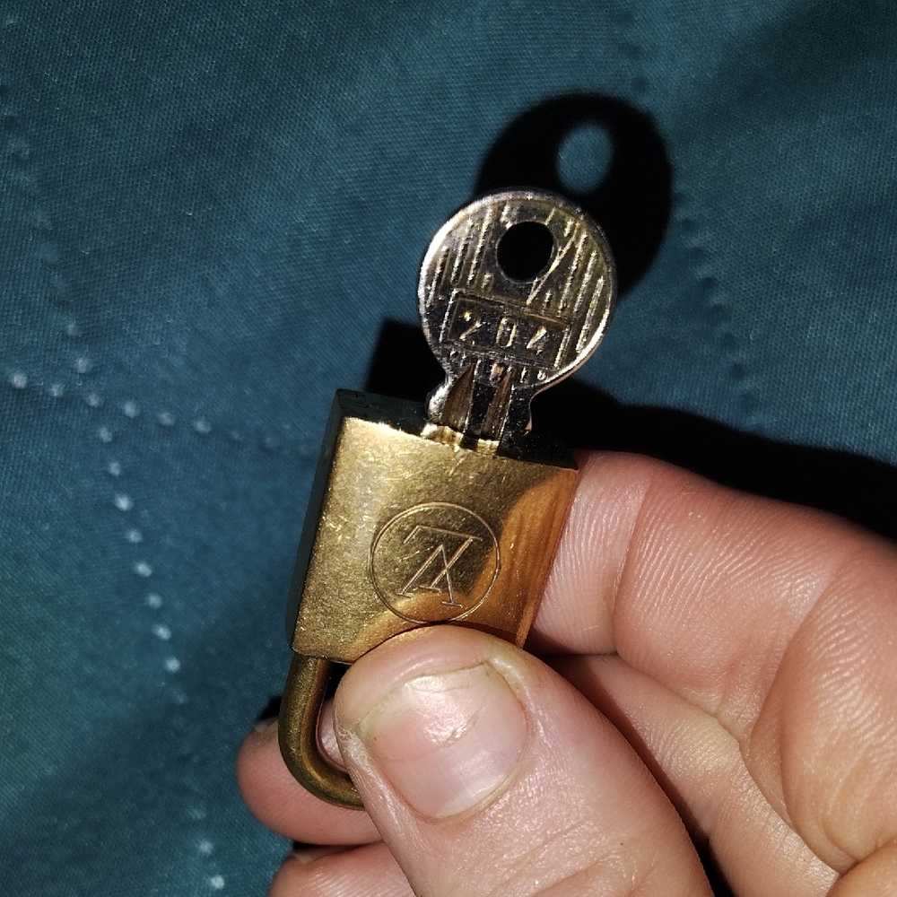 Very Rare Two Tone Lock And Key #204 Brass Padlock with Key - Picture 4 of 4